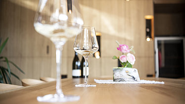Wein am Tisch